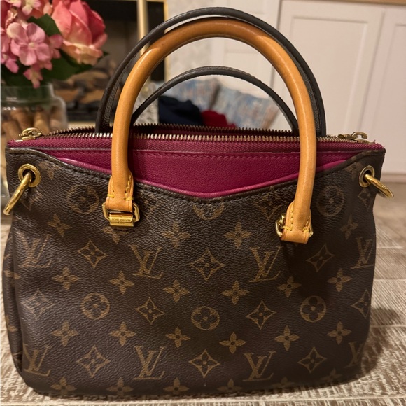 💫SOLD💫Louis Vuitton Pallas BB - Picture 12 of 13